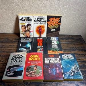 Lot of 10 Vintage Star Trek Voyager Paperback Novels and Trivia Books Various